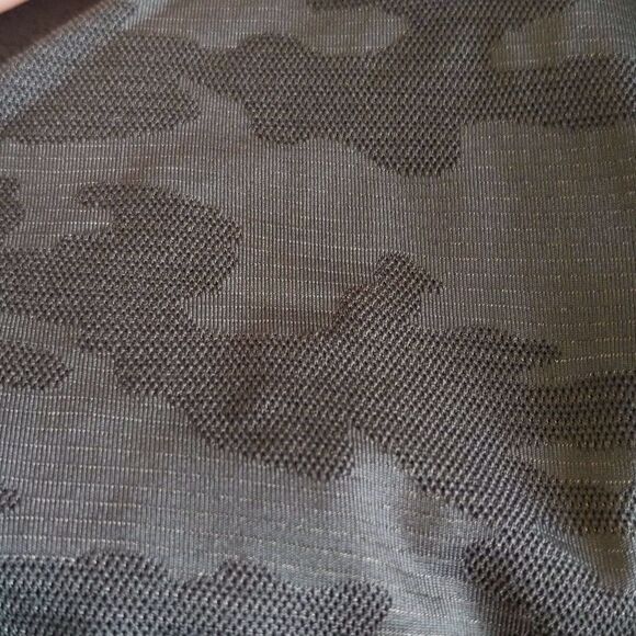 Lululemon Athletica athletic tank, olive green heather, built in bra (camo), 8 - Picture 5 of 8